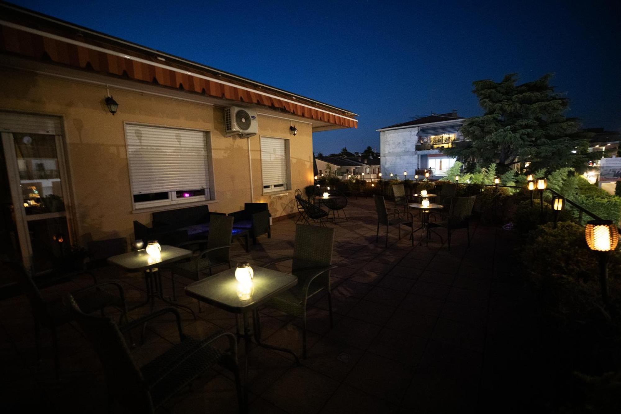 Bru Rooms Peschiera del Garda Buitenkant foto