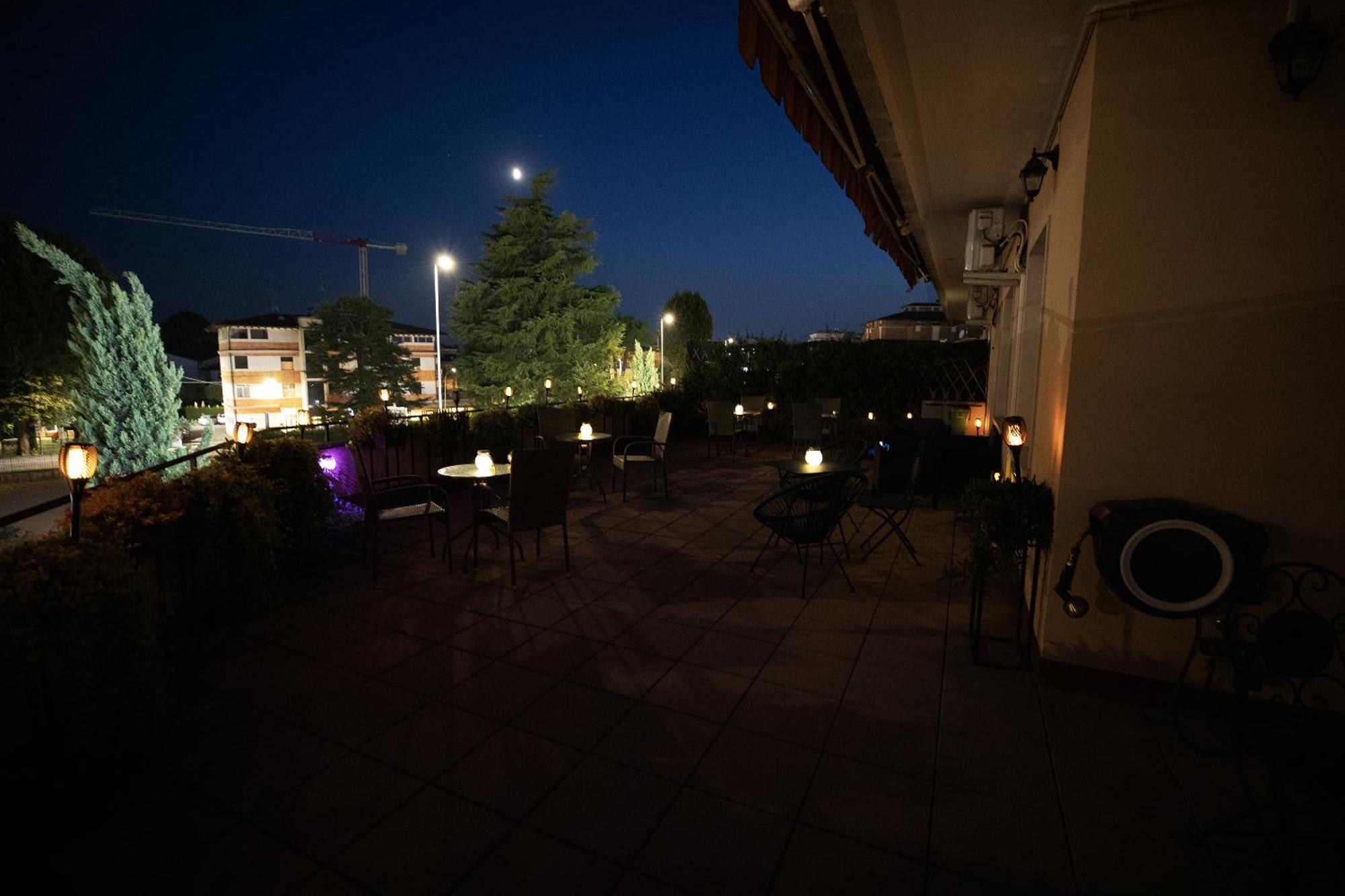Bru Rooms Peschiera del Garda Buitenkant foto