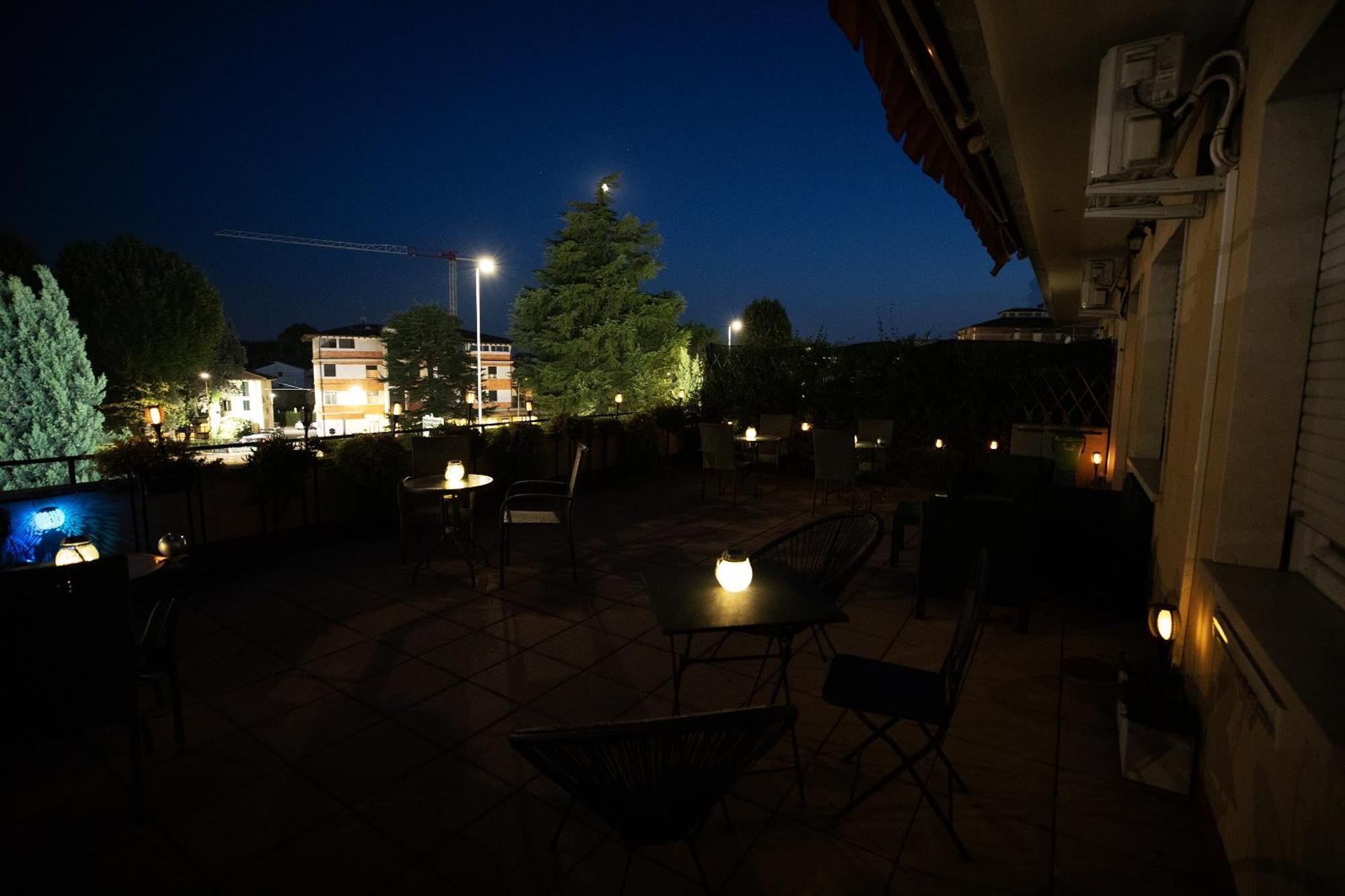 Bru Rooms Peschiera del Garda Buitenkant foto
