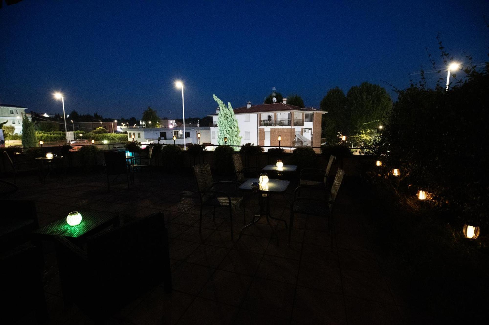 Bru Rooms Peschiera del Garda Buitenkant foto